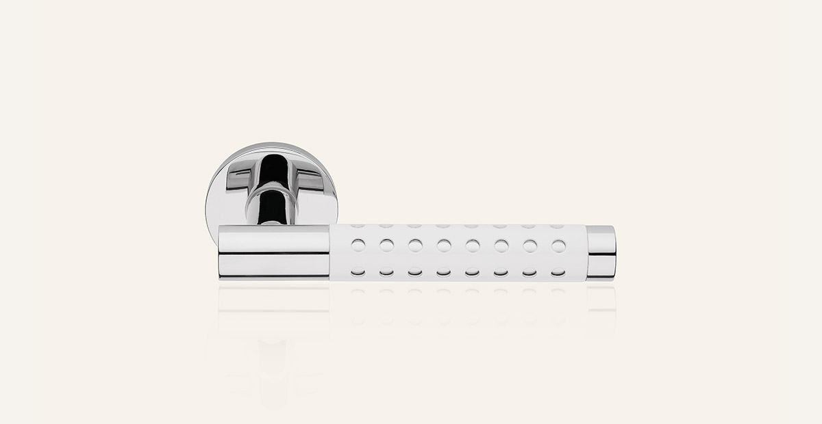 still-cavity-bl-door-handle.jpg