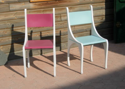 chaises_rose_bleu-400x284.jpeg