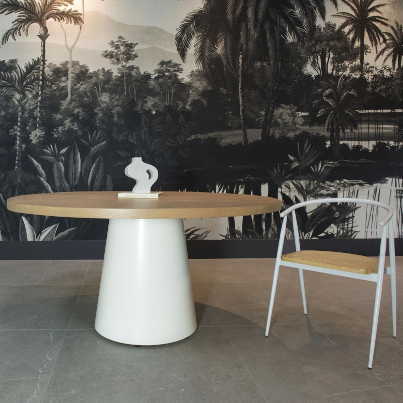 pied-de-table-central-conique-acier-iconique.webp